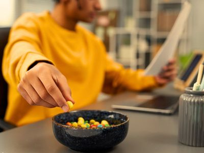 Coupe-faim naturel : comment limiter les fringales entre les repas efficacement 